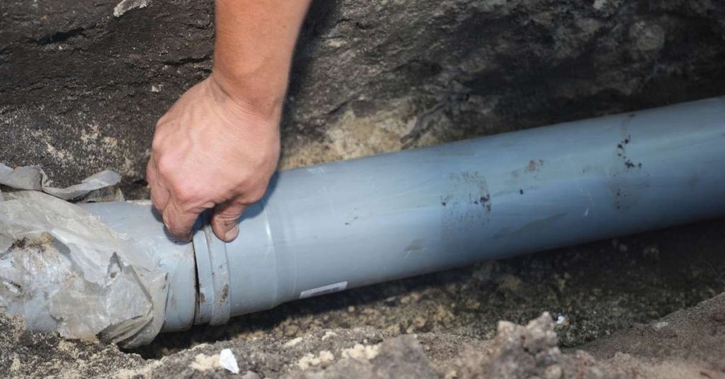 installation d'un tuyau d'égout