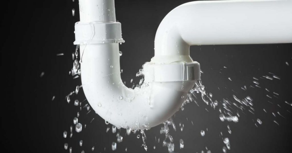 siphon d'évier qui fuit